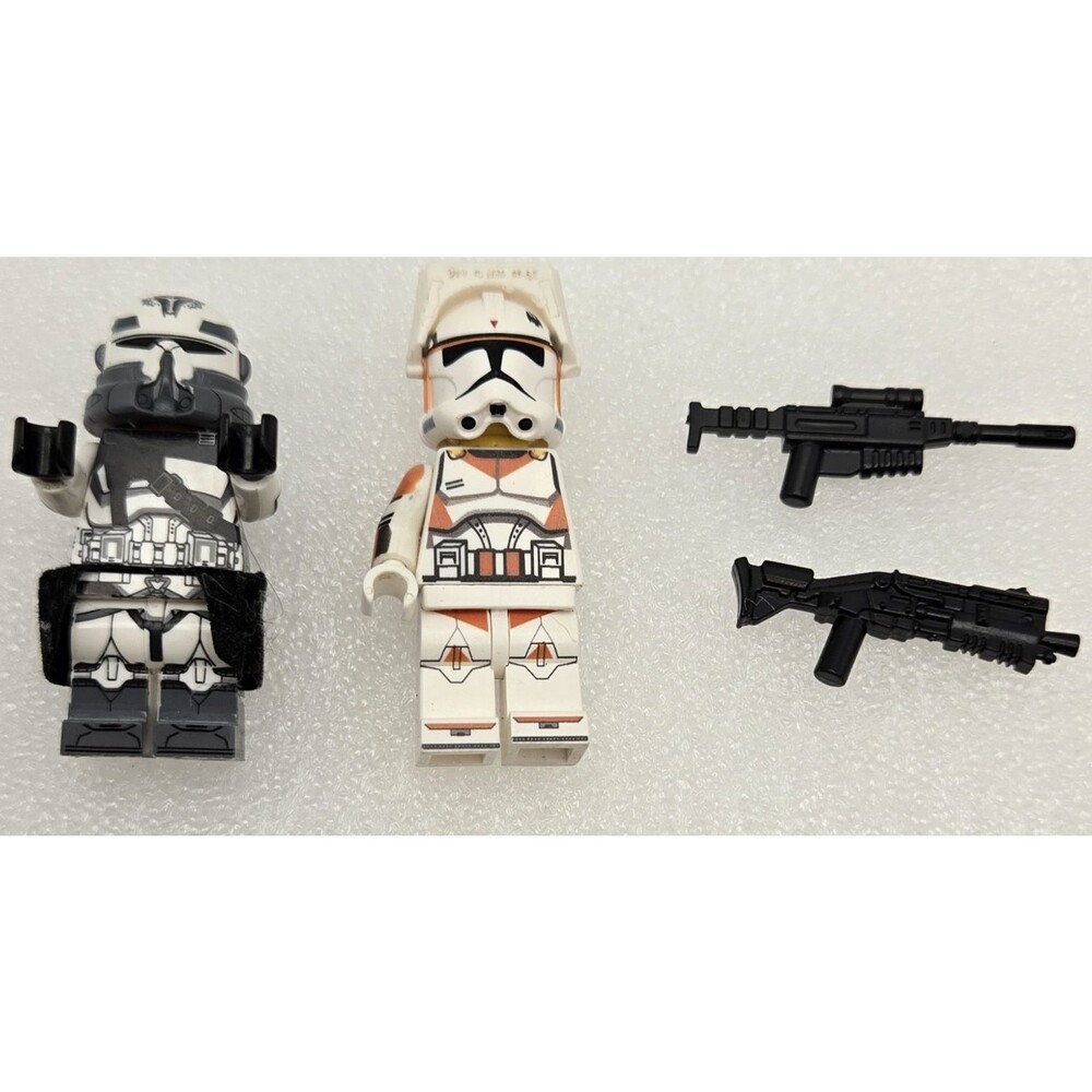 LEGO Star Wars Clone Trooper Minifigures Lot of 2 with Blaster Accessories